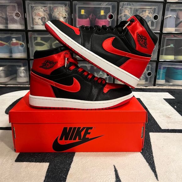 Jordan Air Jordan 1 Retro High OG 'Satin Bred' 2023 Size 11W/ 9.5M Black